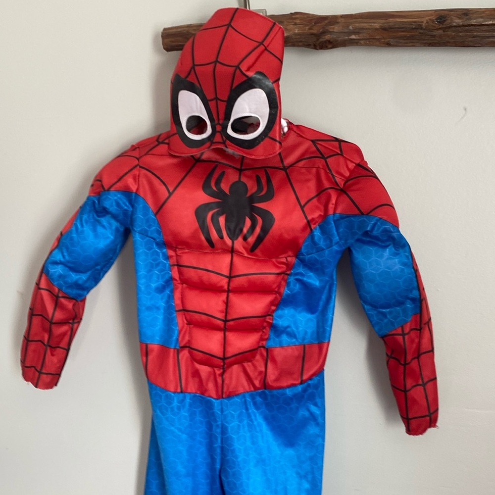 Spider man costume with muscles and mask worn once so cute
